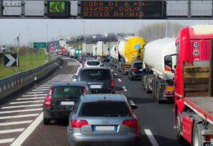 Jak oczyścić samochodowe dywaniki z brudu i plam?